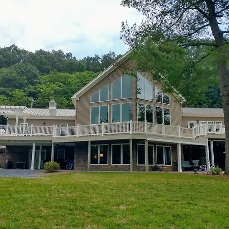 North River Inn